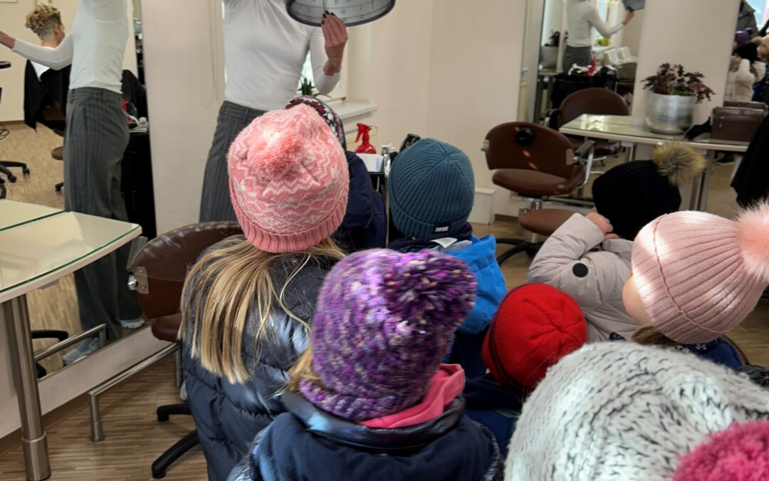 Wir waren beim Friseur. 